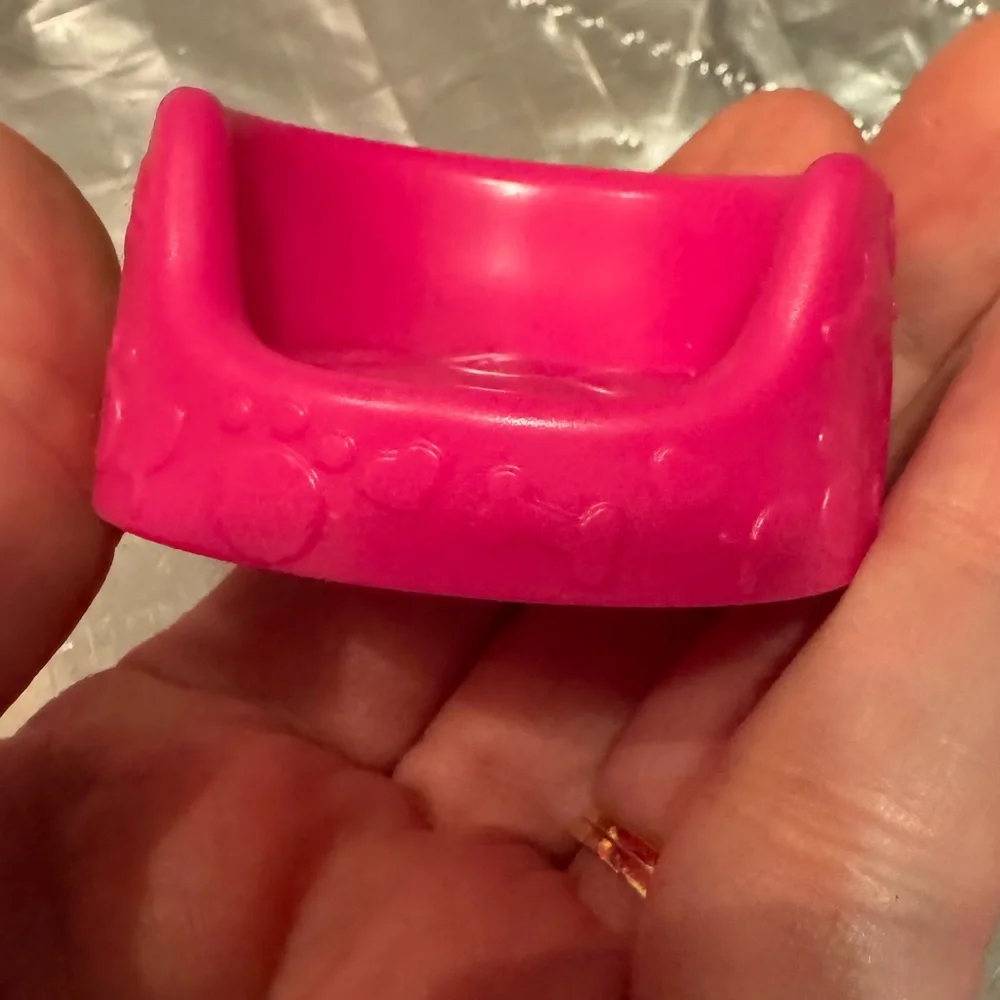 Barbie Stacie pets Taffy pup & Serafina cat W/ princess bed